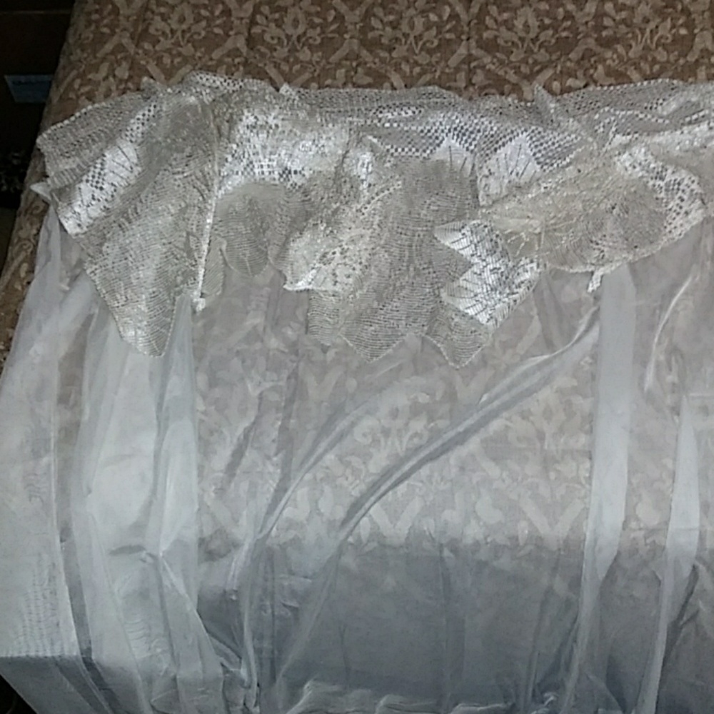 Curtains - Picture 3 of 3